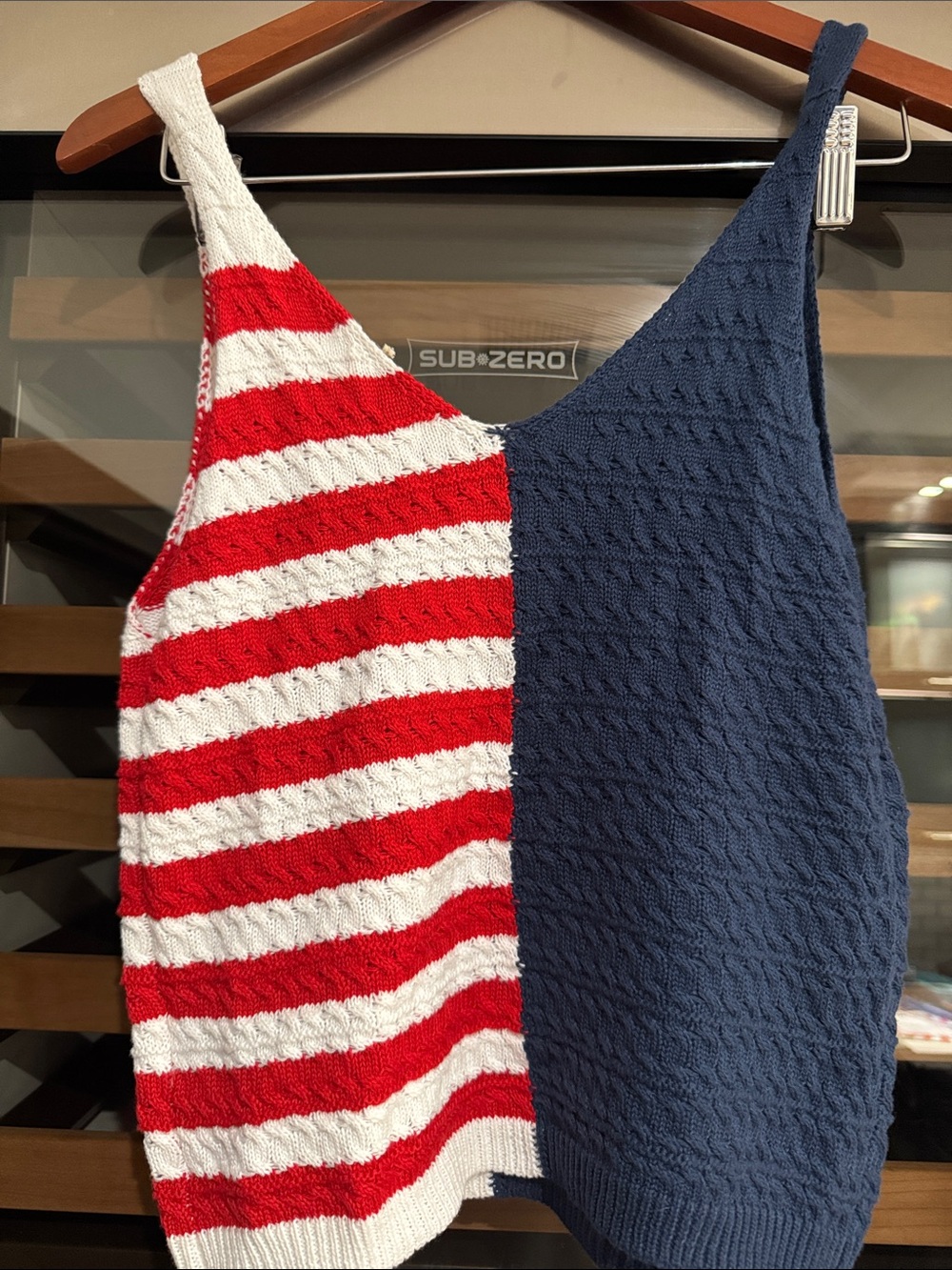 Moon & Madison American Flag Knit Tank Sweater Vest Size L - Picture 4 of 5